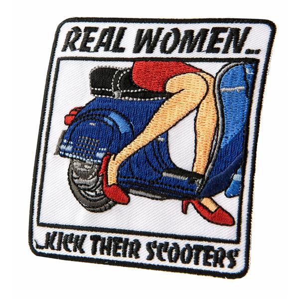 Aufnaeher "real women kick their scooters!"