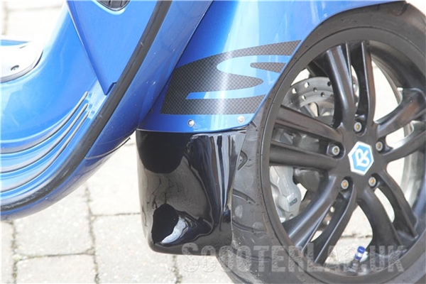 Spritzschutz SLUK Guard Ultra fuer Vespa GTS/GTS Super/GTV/GT 60/GT/GT L 125-300ccm (-'18 fuer Vespa GTS/GTS Super/GTV/GT 60/GT/GT L 125-300ccm (-'18
